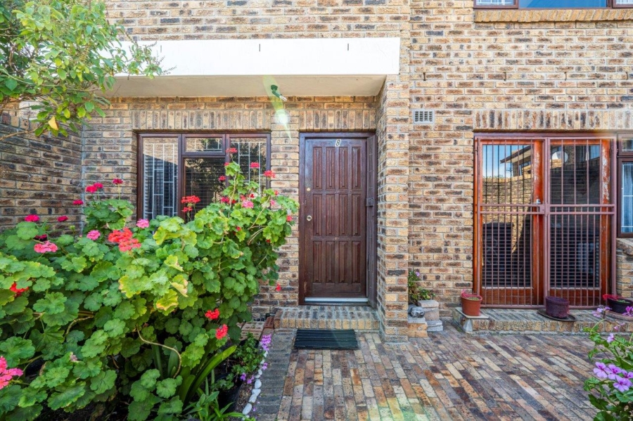 3 Bedroom Property for Sale in Stikland Western Cape